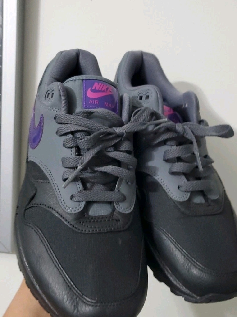Nike Air Max Grey & Purple Sneakers